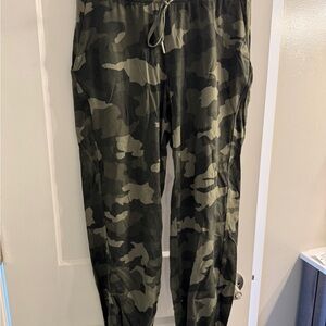 Lululemon Camo jogger